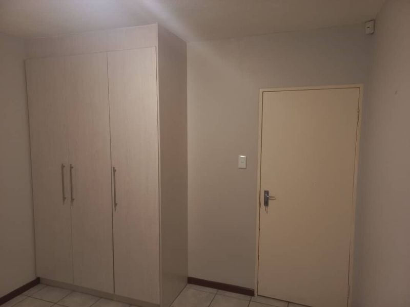 GROUND FLOOR 3 BEDROOM APARTMENT FOR SALE IN ELISENHEIM - Photo 6