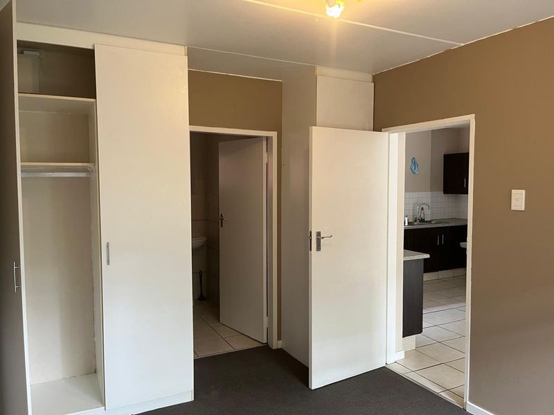 2 Bedroom to rent in Hatfield - Photo 5