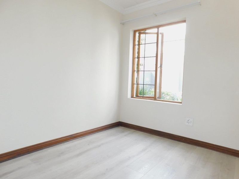 2 bedroom garden apartment for sale in Bryanston - Photo 7