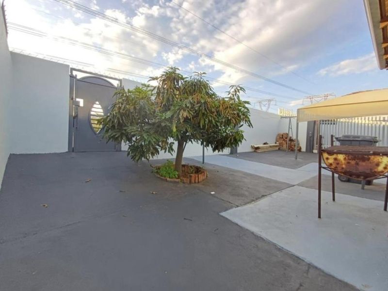Three bedrooms house for sale in Atteridgeville - Photo 3