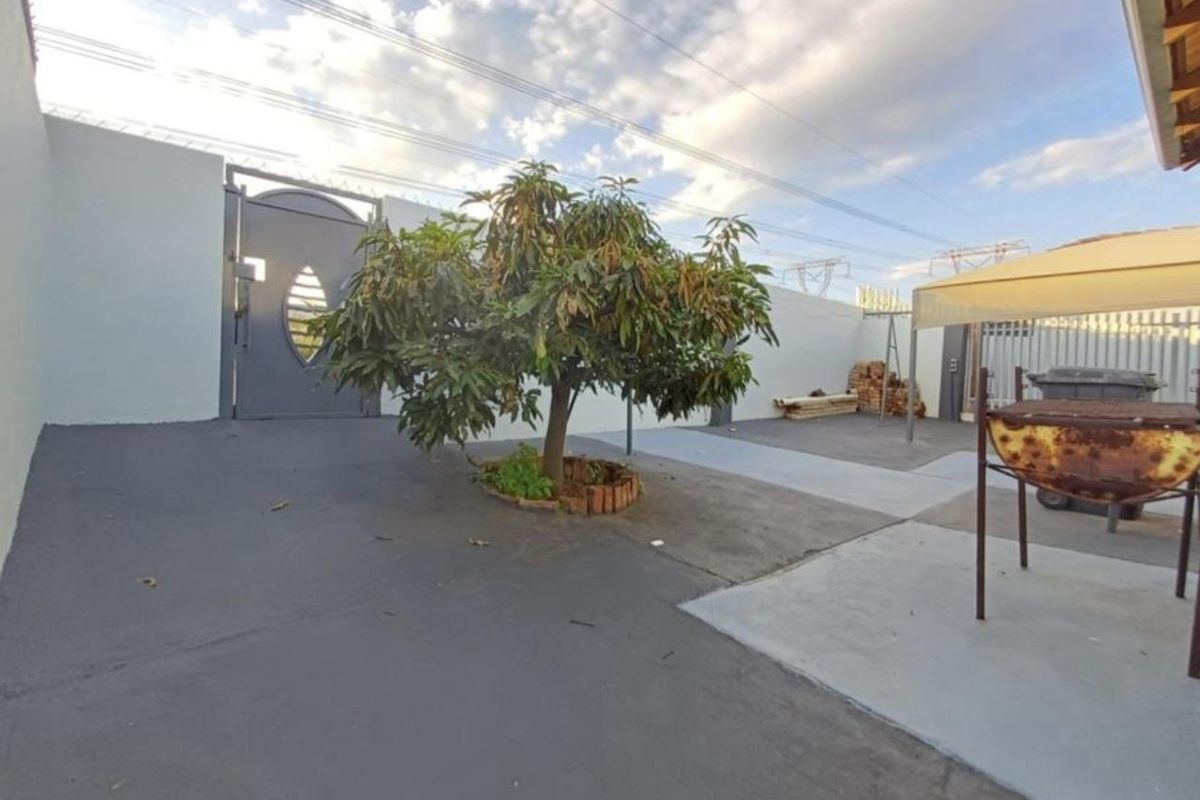 Three bedrooms house for sale in Atteridgeville - Photo 3
