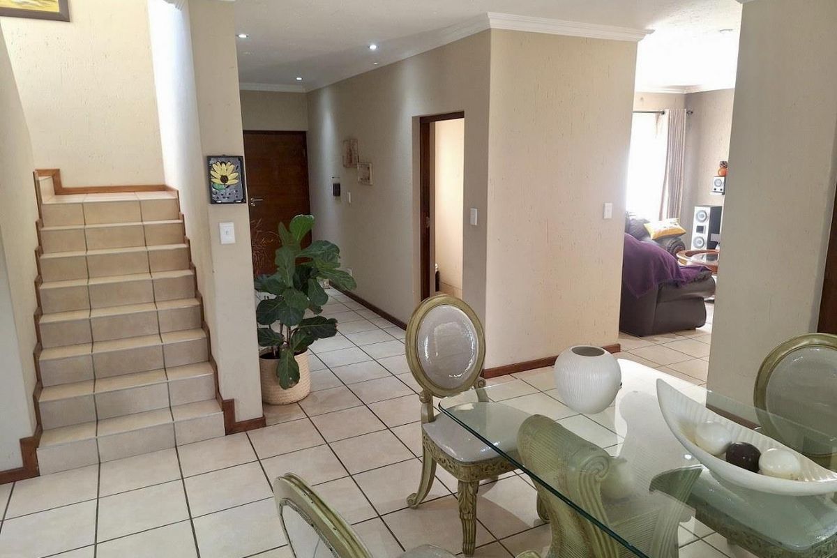 Modern Family Living in a Secure Six-Unit Complex – Don’t Miss This Gem! - Photo 5