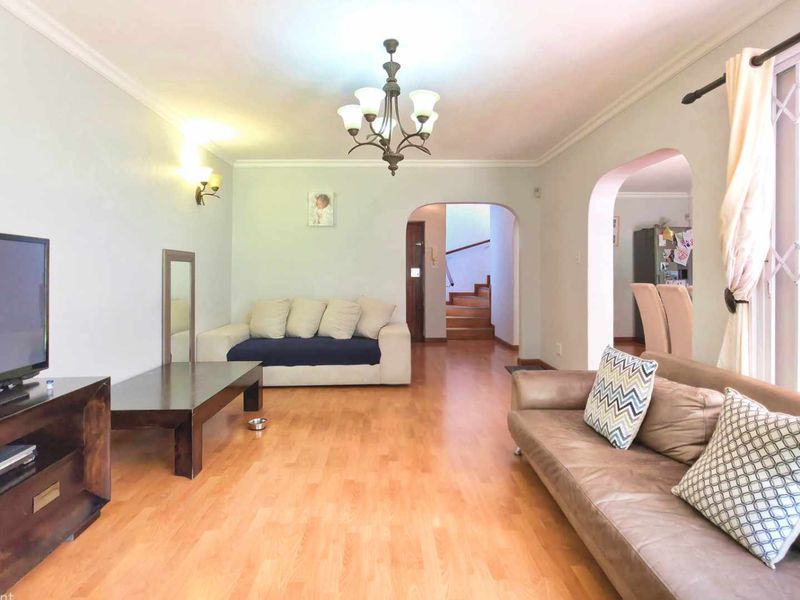 Spacious, Location Perfect, 3 Bedroom Sandton Townhouse with Private Garden - Photo 5