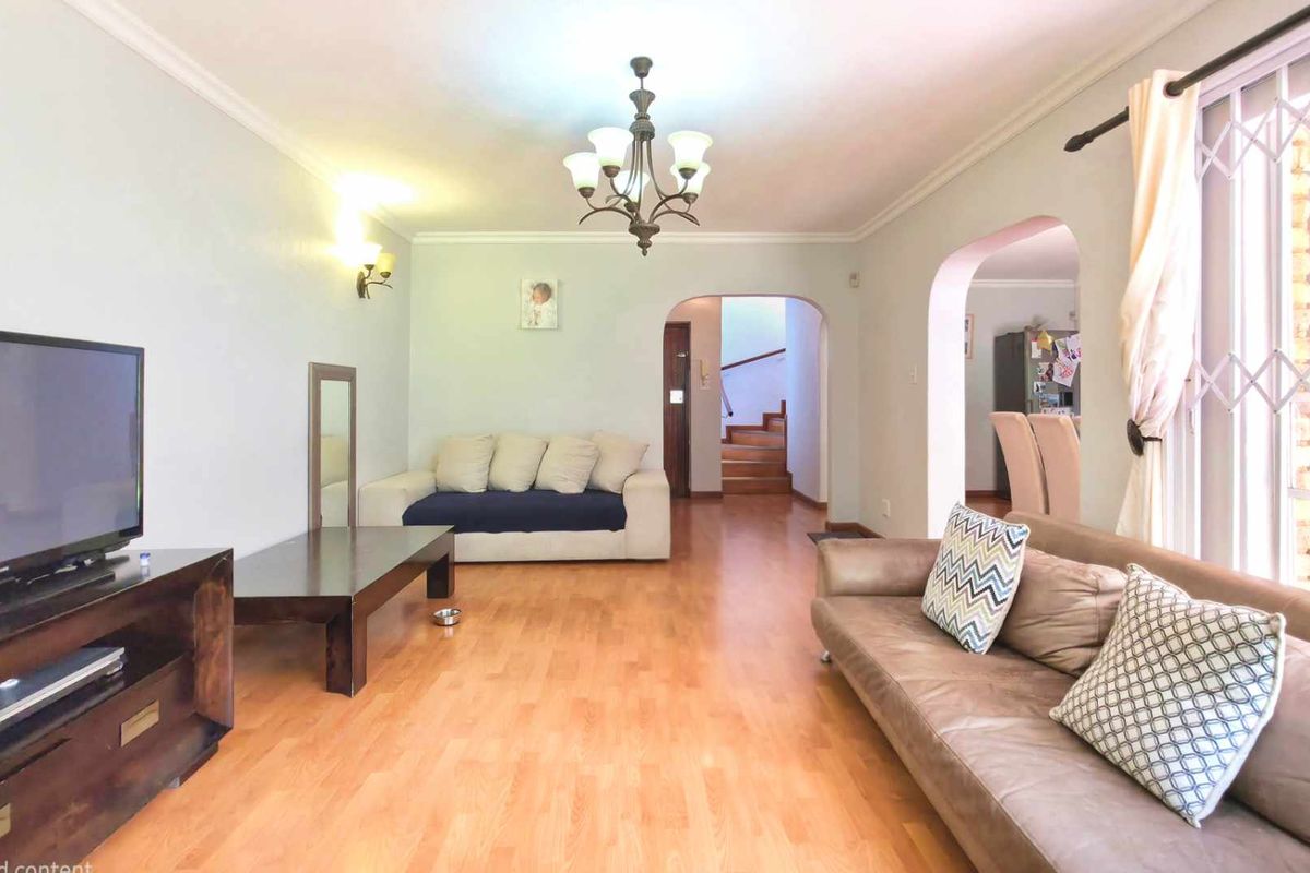 Spacious, Location Perfect, 3 Bedroom Sandton Townhouse with Private Garden - Photo 5