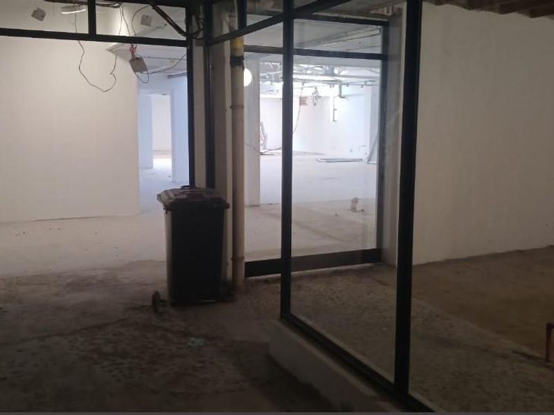 Office space in newly renovated Westlake Lifestyle centre - Photo 5