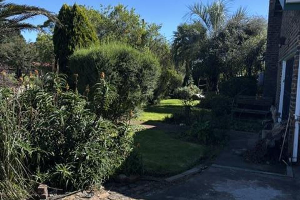 IDEAL HOUSE FOR A FAMILY - Photo 3