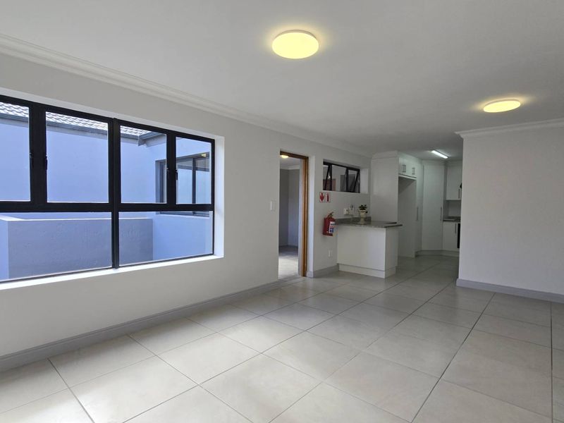 Spacious 3-Bedroom Apartment in Pet-Friendly Zonnezicht Complex - Photo 6