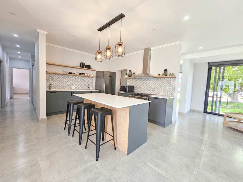 Upmarket family home with flatlet for sale in Stilbaai-Wes. - Photo 6