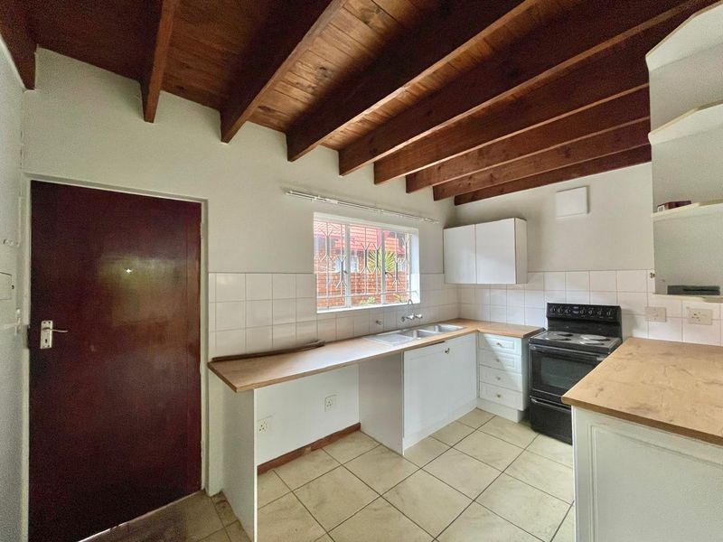 Come and view this attractive unit. - Photo 9