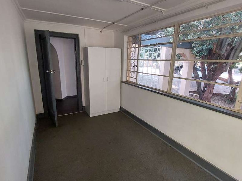Room to rent in Menlo Park - Photo 8