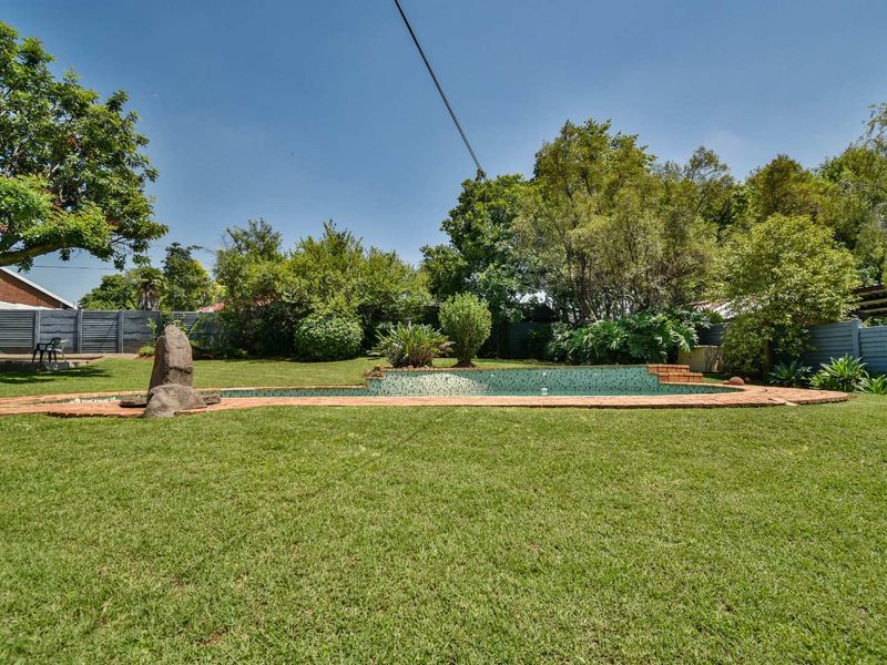 Grand old lady with solid bones. - Photo 3