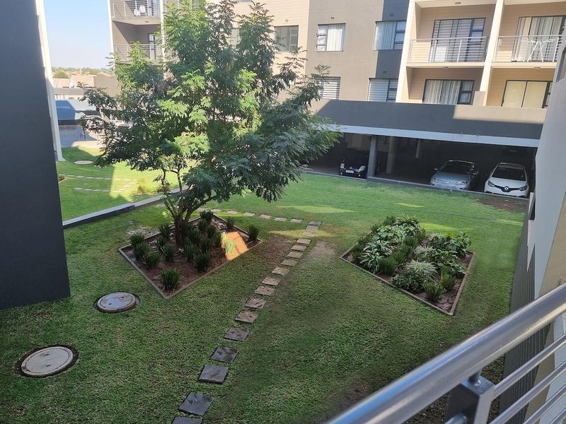 Luxury lifestyle in the Modern Upmarket Isabel Estate ! - Photo 5