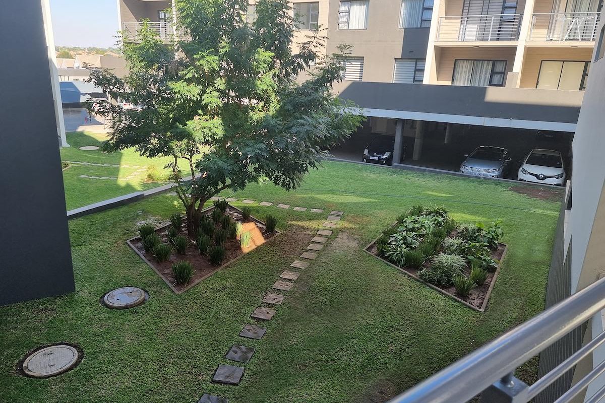 Luxury lifestyle in the Modern Upmarket Isabel Estate ! - Photo 5