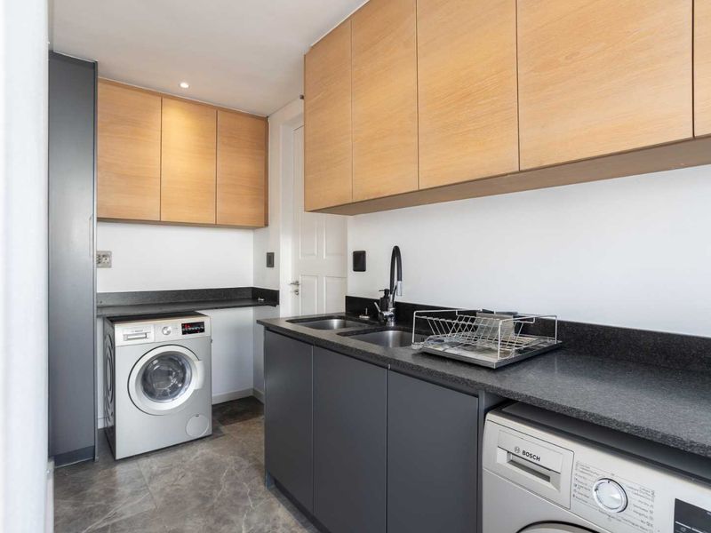 Modern living on Val de Vie Estate in a Beautifully Fully Furnished Three-Bedroom Home - Photo 6