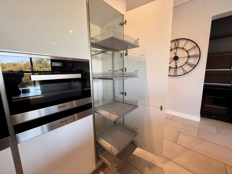 An Exclusive Address for the Discerning Tenant - Photo 5