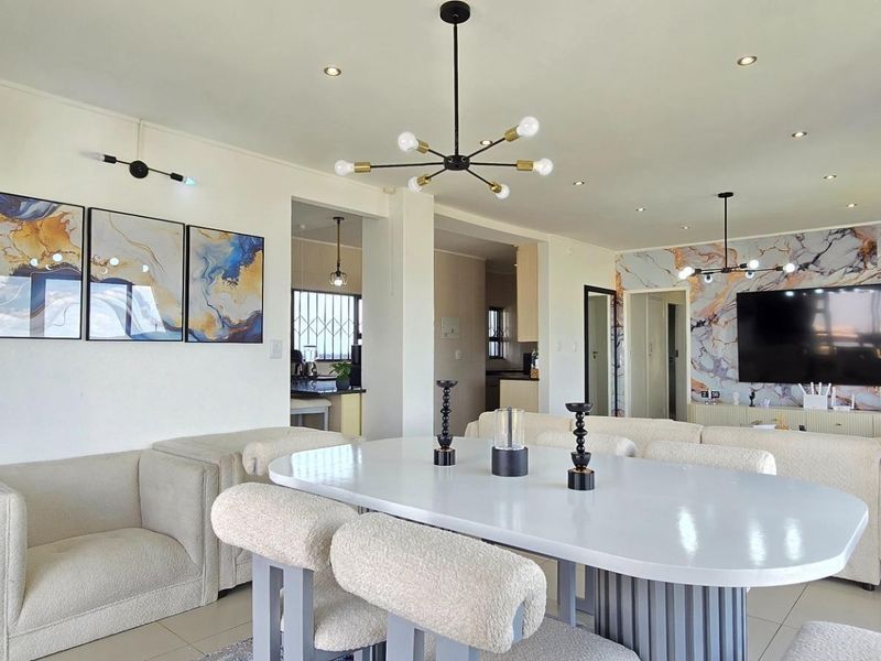 Celestial Elegance: Your Top-Tier Sky-High Sanctuary - Photo 7