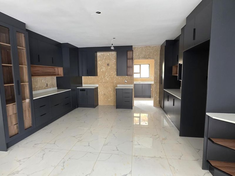 4 Bedroom Family Home in Melodie Hartbeespoort - Photo 3