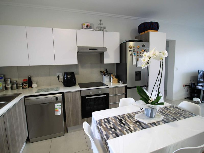 2 Bedroom First Floor Apartment in The River Club - Photo 5