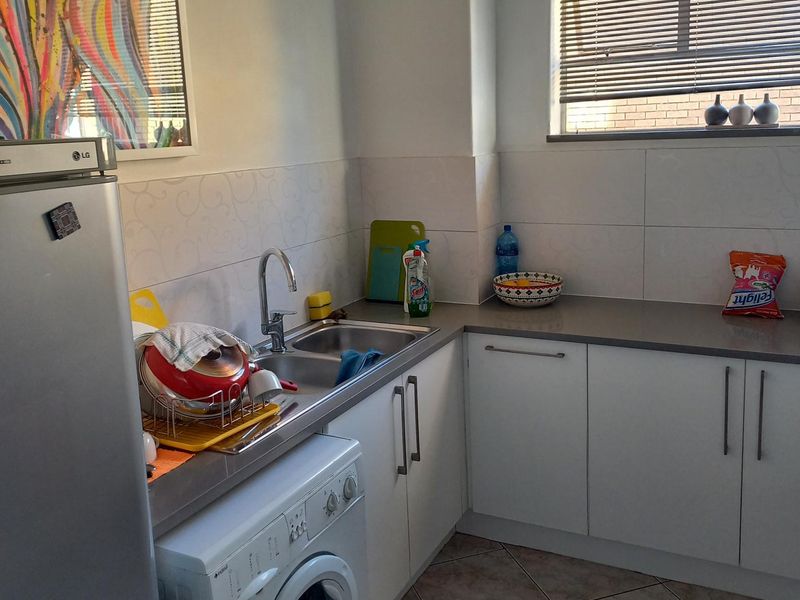 SPACIOUS TWO BEDROOMS - Photo 10