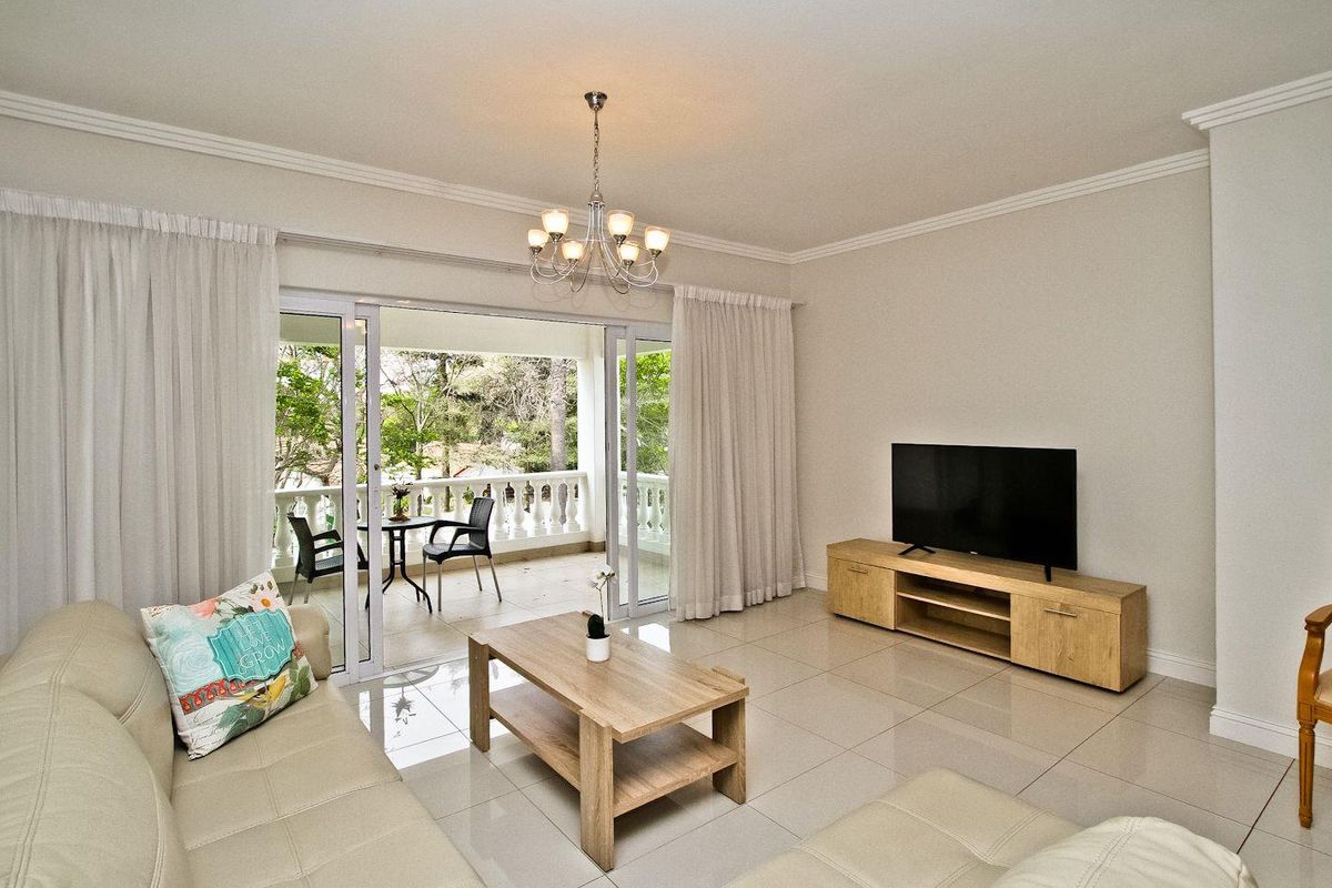 Exclusive Furnished Apartment in Secure Road Closure! - Photo 5