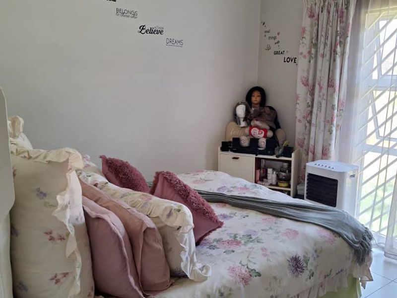 Safe and secure area - Photo 5