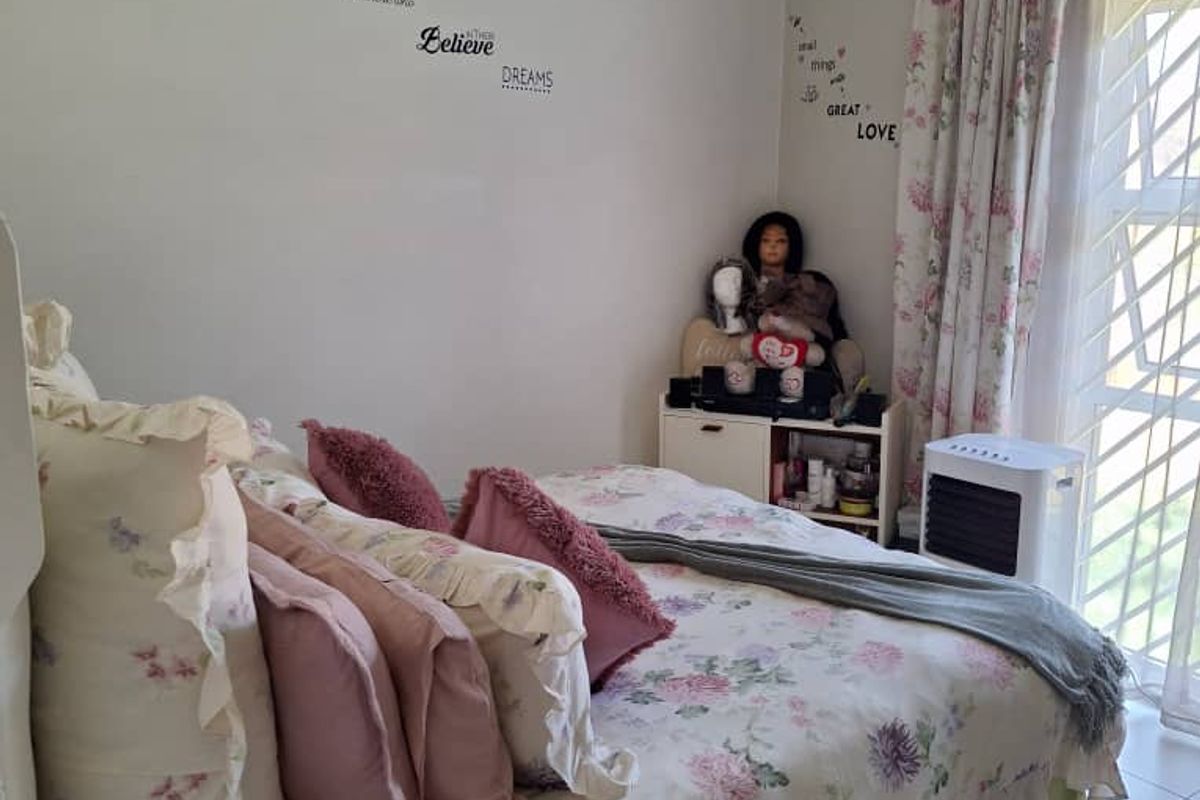 Safe and secure area - Photo 5