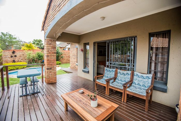 Property #1920013, Townhouse Rental Monthly in Mooikloof Ridge