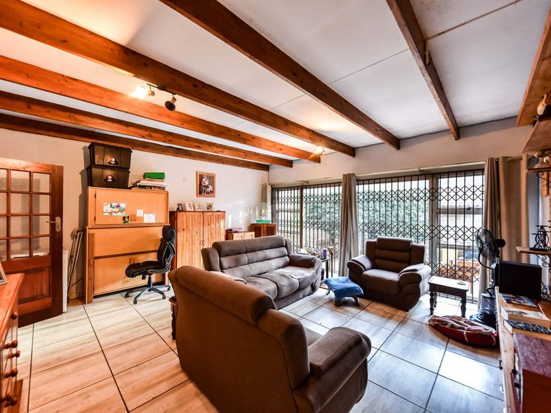 Three bedroom home with enormous one bedroom flat that is wheelchair friendly - Erasmusrand - Photo 6