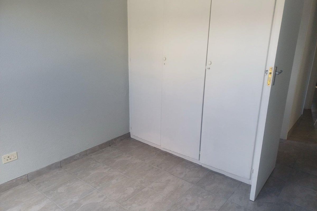 Secure Ground Floor Townhouse with Modern Comforts & Lifestyle Amenities - Photo 5