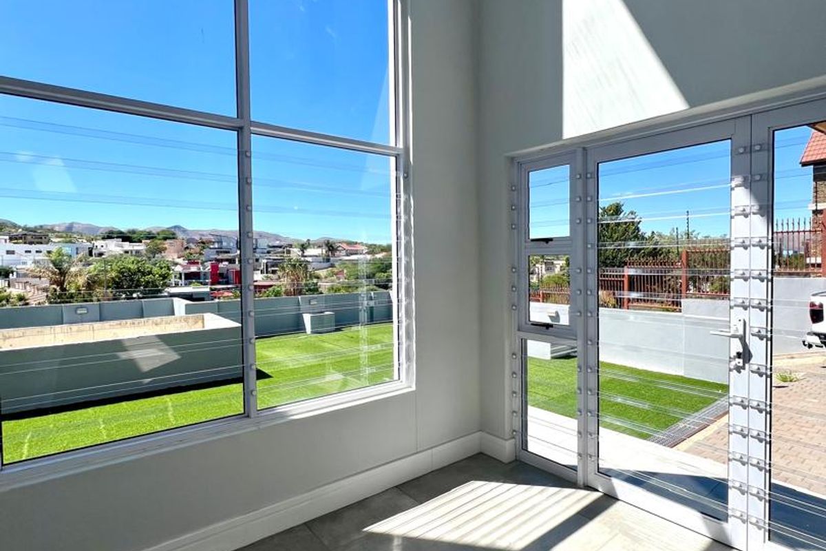 Spectacular Mansion in Prestigious Auasblick | N$15,800,000 - Photo 2