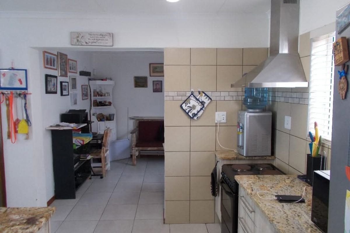 2 Bedroom flat at De Waterkant for sale - Photo 2