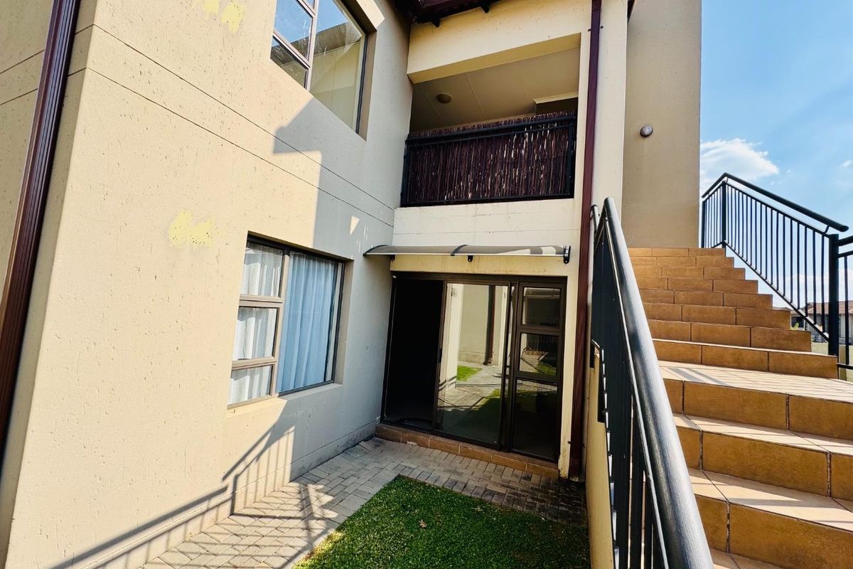 2 Bedroom, 2 Bathroom Ground Floor Apartment – Pet Friendly - Photo 2