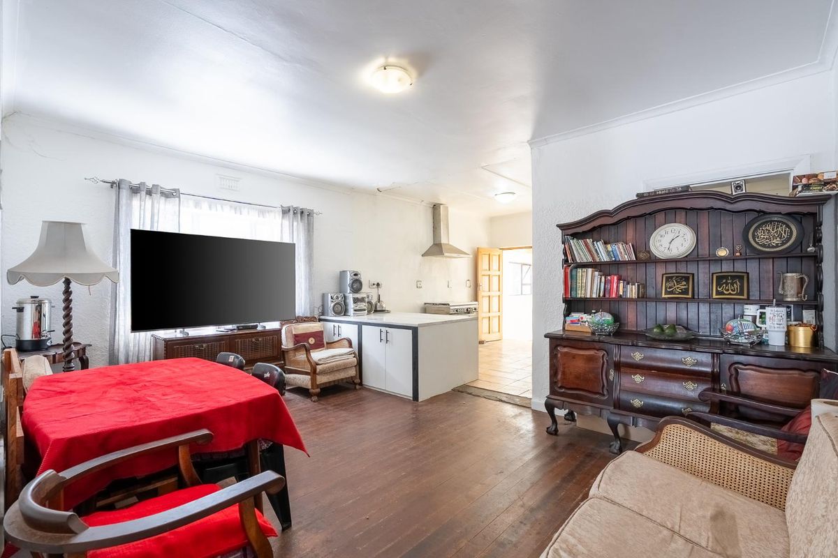 2 Bedroom Sem-Detached Family Home - Brooklyn - Photo 5