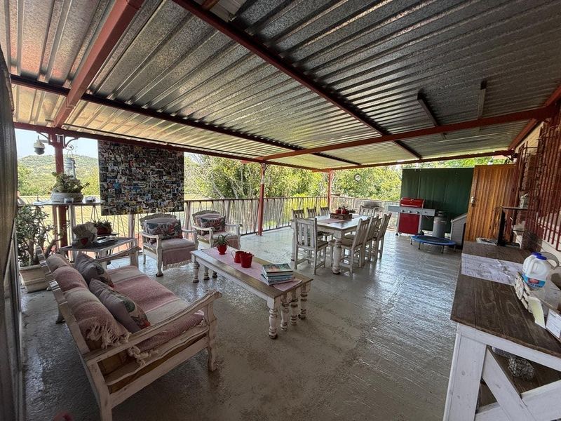 Comfortable Family Home with Flatlet Potential and Established Garden in Estcourt. - Photo 10