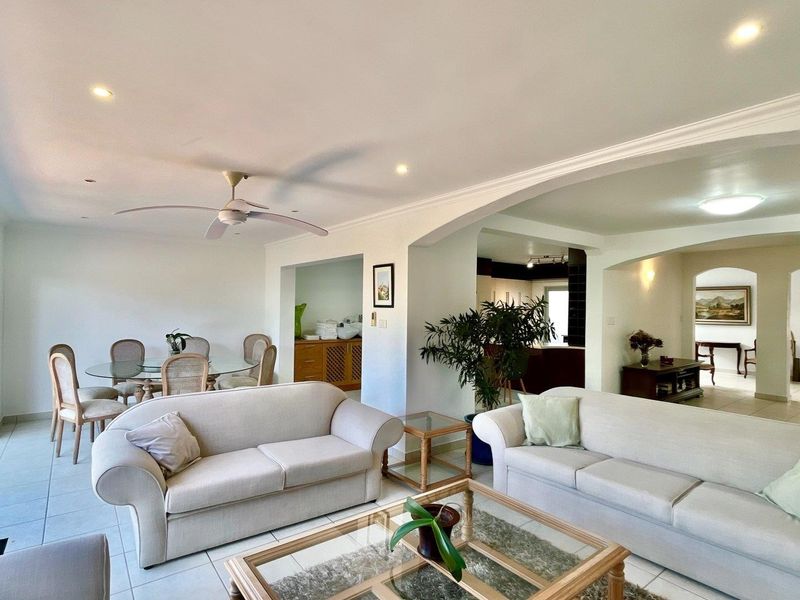 A stunning , modern duplex in secure complex on the beachfront!!! - Photo 6