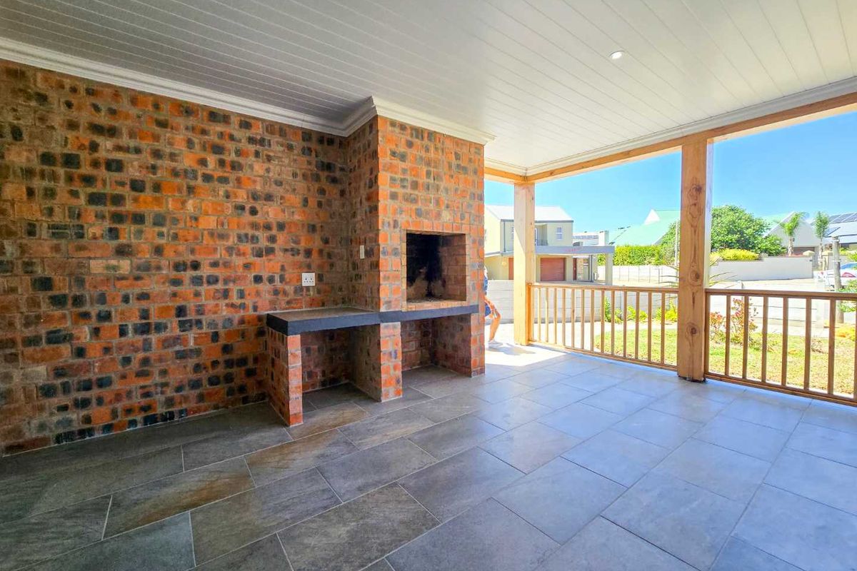 Three bedroom house for sale in sought after area. - Photo 5
