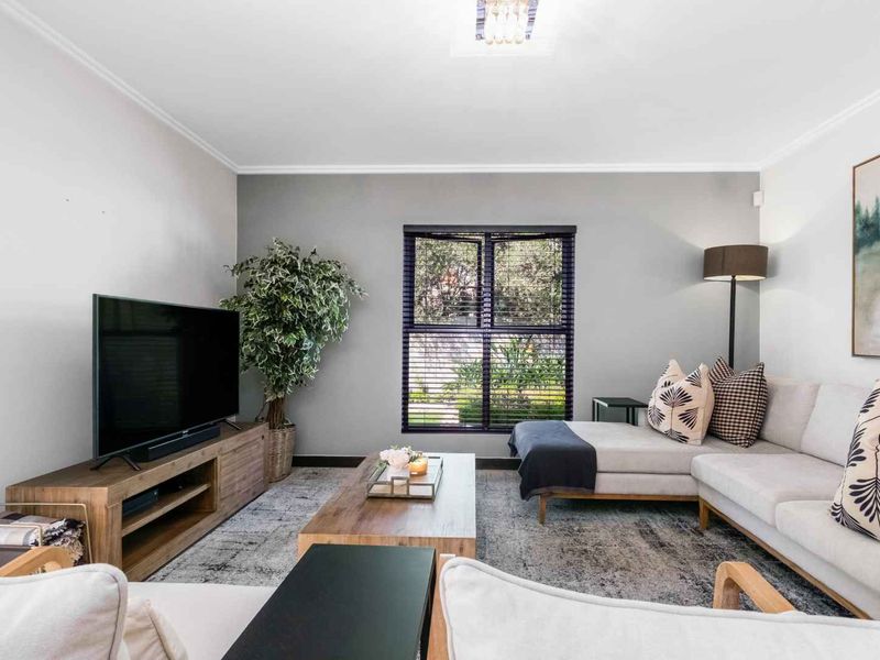 SECLUDED RESIDENCE IN HIGHLY SOUGHT AFTER, PICTURESQUE LOCATION - Photo 7