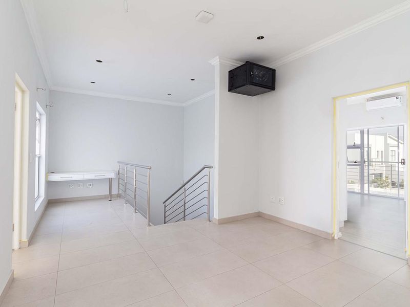 FAMILY HOME IN SAGEWOOD - Photo 10