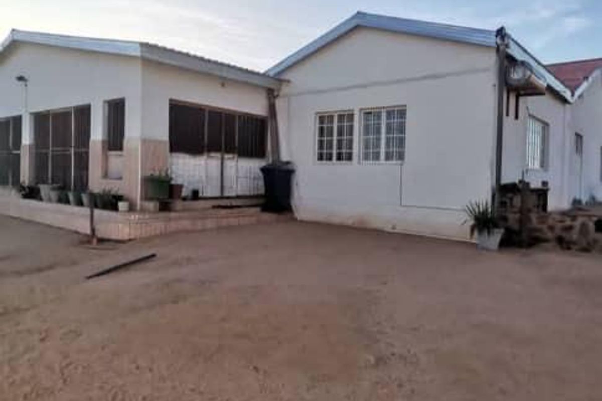 Usakos Dwelling - Photo 2