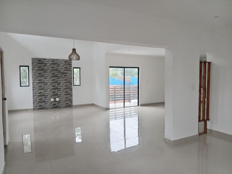 "Limited Opportunity: Luxury Sectional Title in Sarnia!" No Transfer Duty! - Photo 4