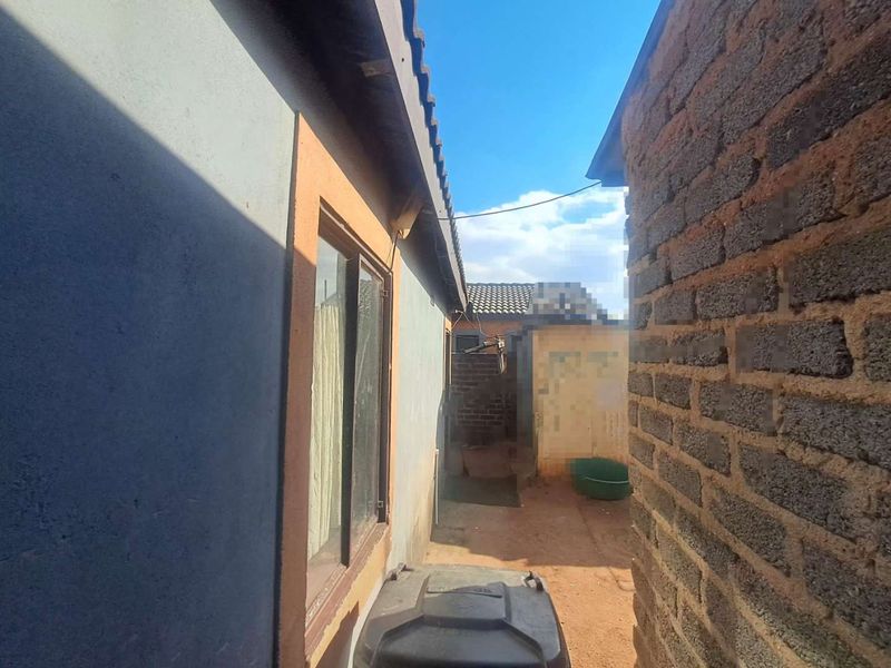 2 Bedroom House In Ivory Park Ext 2 - Photo 6