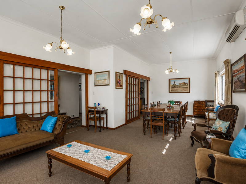 Dual living located in a quiet Cul-de-sac - Photo 7