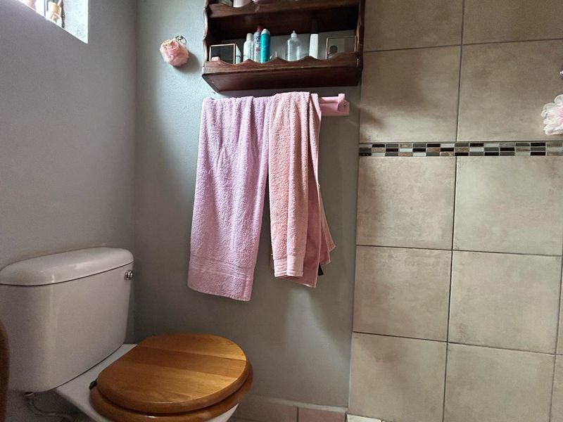 Double Storey 5-Bedroom Home with En-Suites, Balcony & Veranda Views a Stone's Throw from Tzaneen - Photo 7