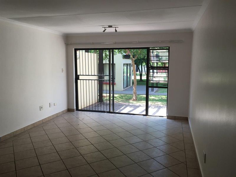 Lovely bachelor unit in Oukraal Estate - Photo 5