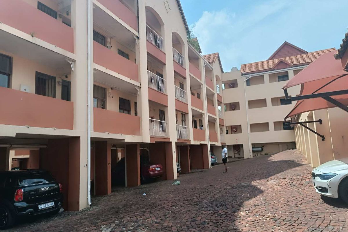 Lovely 1st-Floor Apartment in Secure Randburg Development - Photo 2
