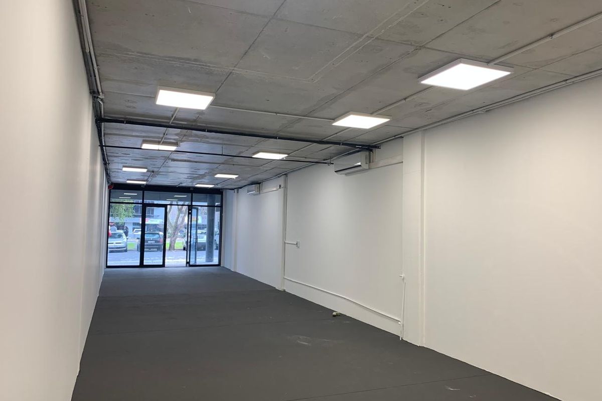 Prime Retail Space Available on Edward Road – Ready to Lease! - Photo 4