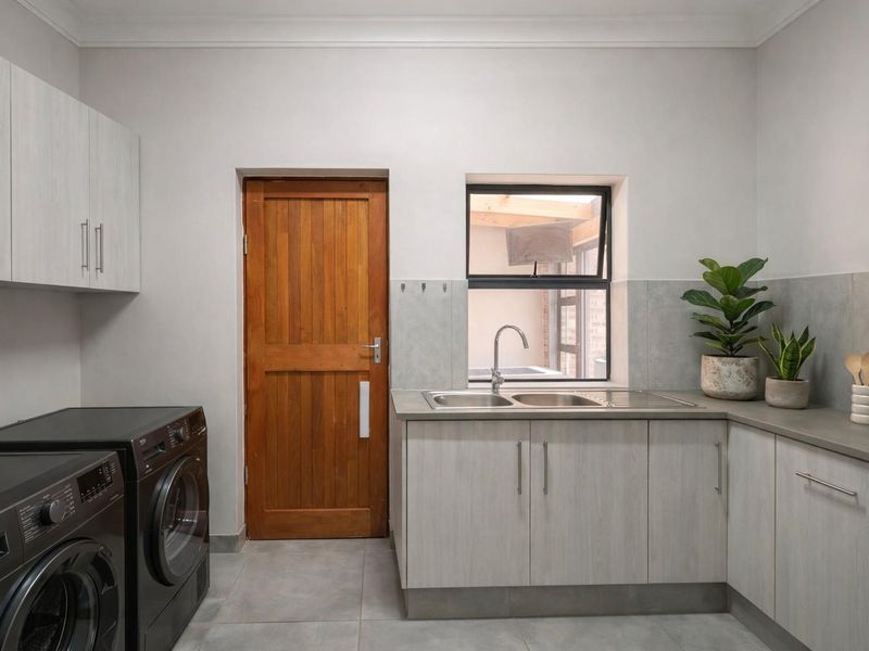 Modern 3-Bedroom Duet for Sale in Dana bay - Photo 6