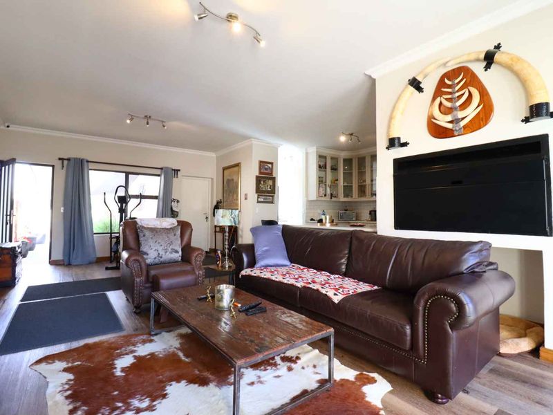 3-Bedroom Modern House For Sale - Ocean View Swakopmund - Photo 3