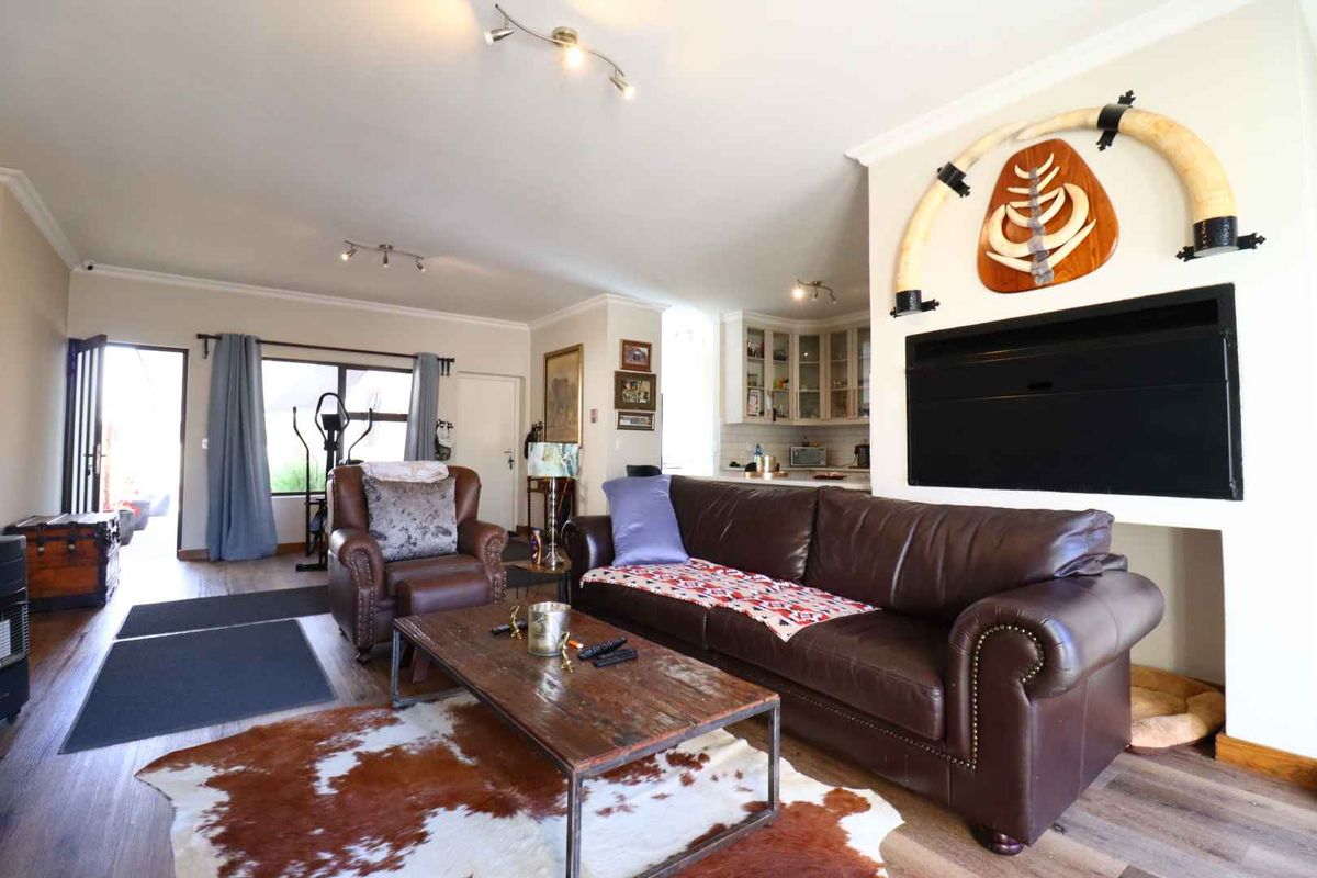 3-Bedroom Modern House For Sale - Ocean View Swakopmund - Photo 3