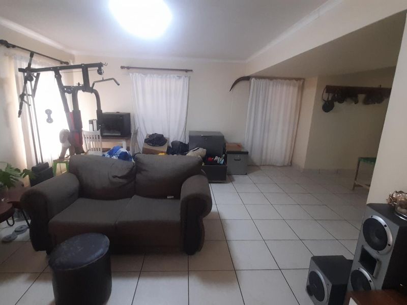 Spacious 3-Bed Ifafi Gem with main En-Suite - Photo 6